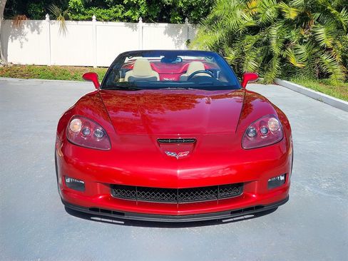 Used 2012 Chevrolet Corvette Grand Sport w/ 3LT Preferred Equipment Group RWD image 3