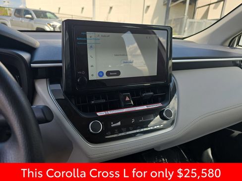 Used 2026 Toyota Corolla Cross L image 25