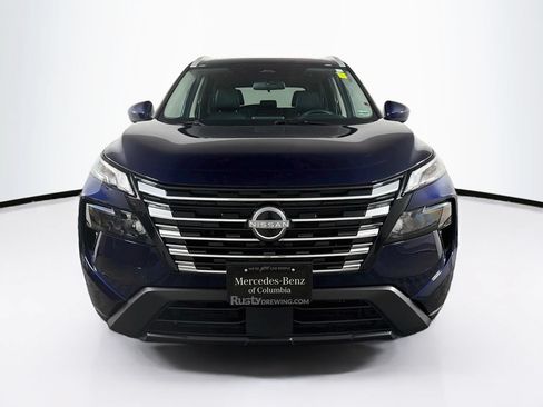Used 2025 Nissan Rogue SV w/ SV Premium Package FWD image 2