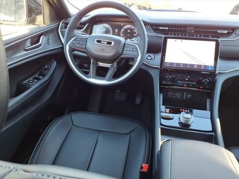 New 2025 Jeep Grand Cherokee L Limited image 4