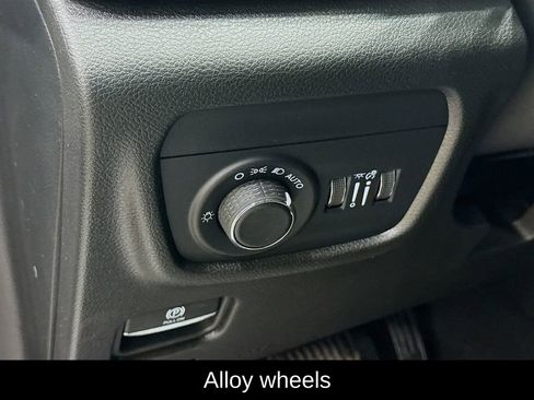 New 2025 Jeep Grand Cherokee Altitude image 18