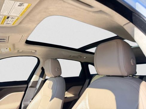 Used 2020 Jaguar F-PACE Prestige image 12