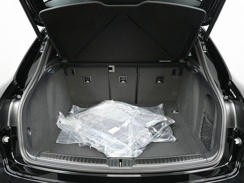 Used 2026 Porsche Macan AWD/4WD image 31