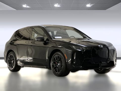 New 2026 BMW iX xDrive60 w/ M Sport Package image 5
