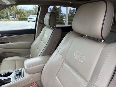 Used 2018 Jeep Grand Cherokee Overland image 21