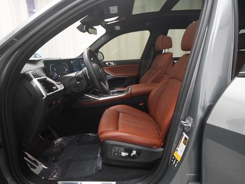 Used 2023 BMW X7 M60i w/ Executive Package AWD/4WD image 7