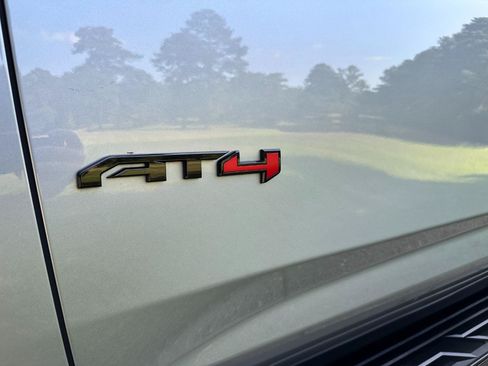 Used 2024 GMC Yukon AT4 w/ Technology Package AWD/4WD image 63