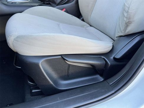 Used 2014 MAZDA MAZDA3 i Sport image 18