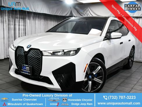 Used 2024 BMW iX xDrive50 w/ Sport Package AWD/4WD image 1