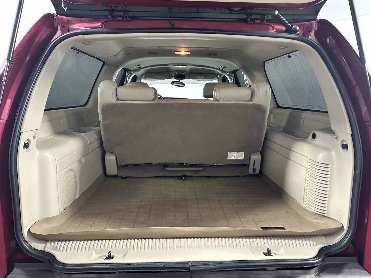 Used 2004 Cadillac Escalade ESV AWD image 21