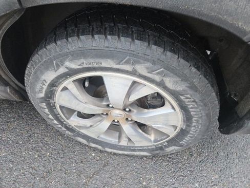 Used 2024 Subaru Ascent Premium w/ Convenience Package image 13