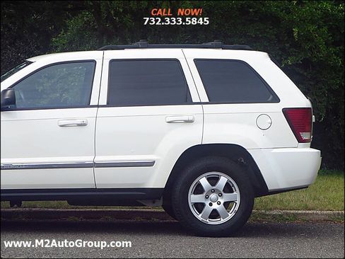 Used 2010 Jeep Grand Cherokee Laredo image 24