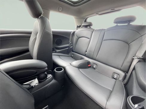 Used 2023 MINI Cooper 2-Door Hardtop image 13