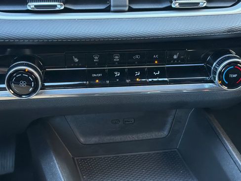 Used 2025 Chevrolet Equinox LT image 29