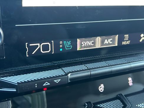 Used 2025 GMC Hummer EV 2X w/ LPO, Sport Package image 24