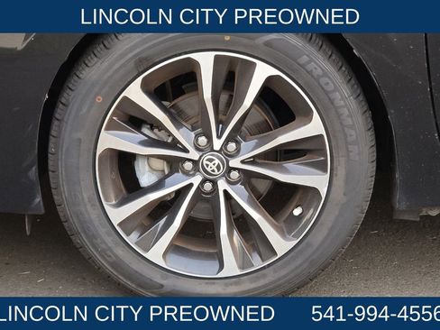 Used 2017 Toyota Corolla SE w/ Carpet Mat Package (TMS) image 22