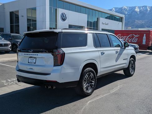 Used 2025 Chevrolet Suburban Z71 AWD/4WD image 3