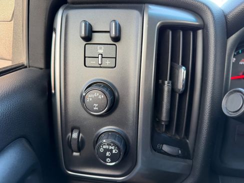 Used 2018 Chevrolet Silverado 1500 LT w/ Texas Edition AWD/4WD image 16