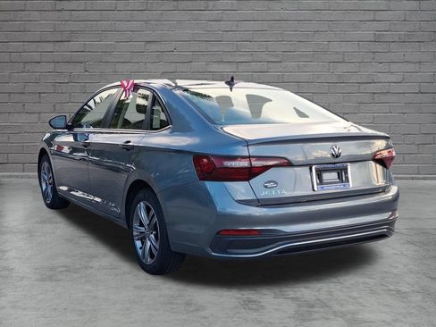 Used 2023 Volkswagen Jetta SE FWD image 9