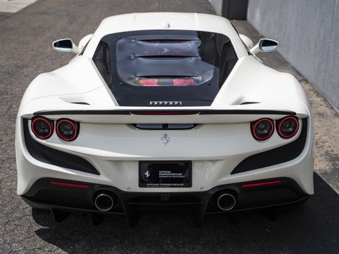 Used 2020 Ferrari F8 Tributo RWD image 4