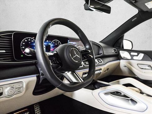 Certified 2025 Mercedes-Benz GLS 450 4MATIC image 10