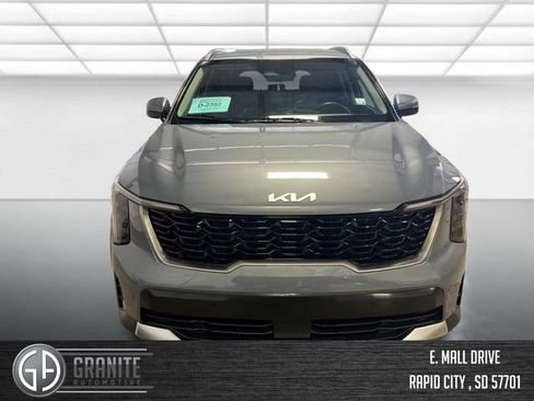 Used 2024 Kia Sorento S FWD image 9