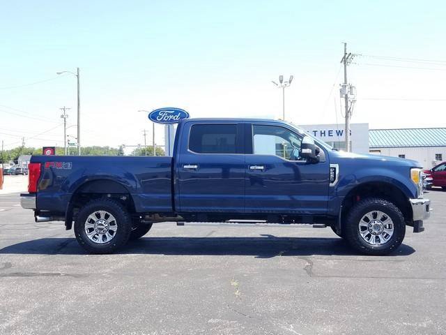 Used 2017 Ford F250 Lariat w/ Lariat Ultimate Package AWD/4WD image 4