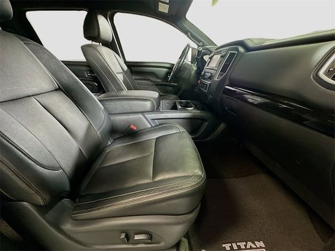 Used 2018 Nissan Titan SL w/ Midnight Edition image 27