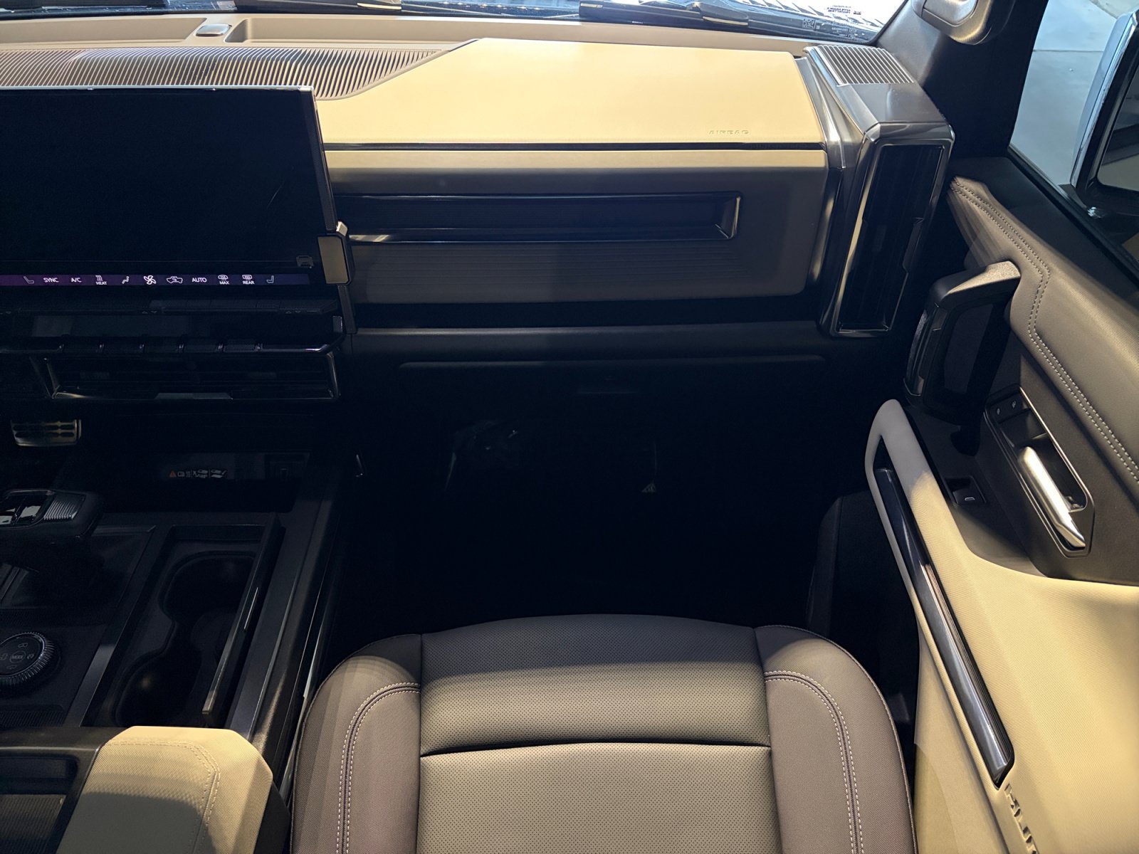 Used 2026 GMC Hummer EV SUV w/ LPO, Sport Package AWD/4WD image 25