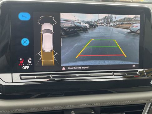 Certified 2025 Volkswagen Atlas SE w/ Panoramic Sunroof Package image 28