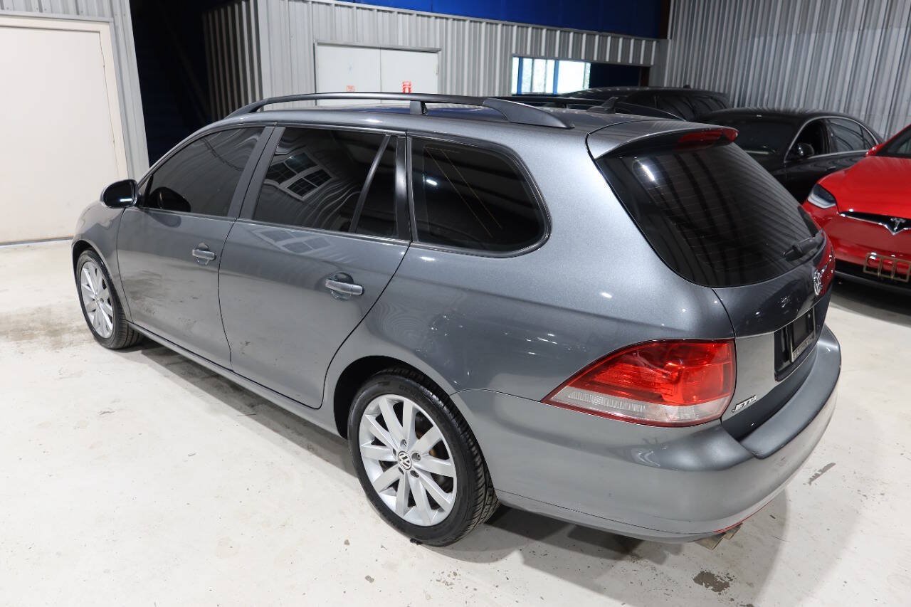 Used 2013 Volkswagen Jetta TDI FWD image 3