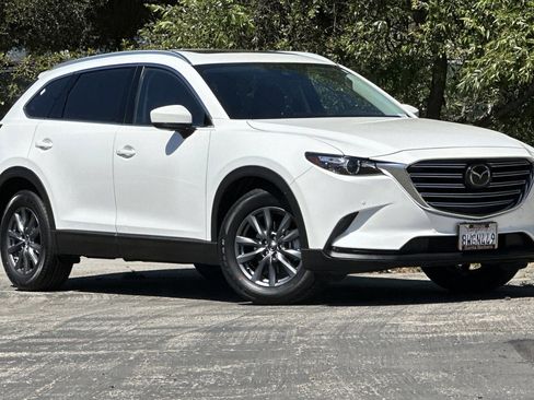 Used 2021 MAZDA CX-9 Touring w/ Touring Premium Package FWD image 2