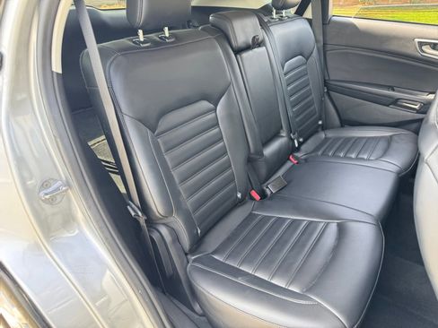 Used 2024 Ford Edge SEL image 19