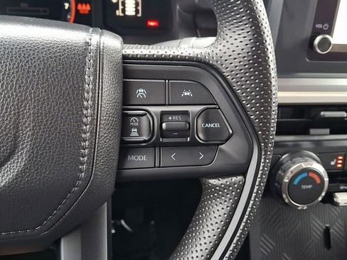 Certified 2025 Toyota Tacoma SR5 AWD/4WD image 21