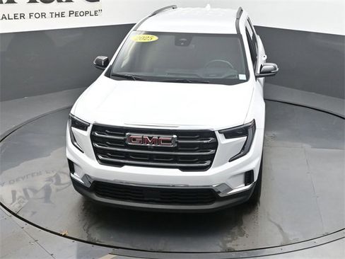 Used 2025 GMC Acadia Elevation image 47
