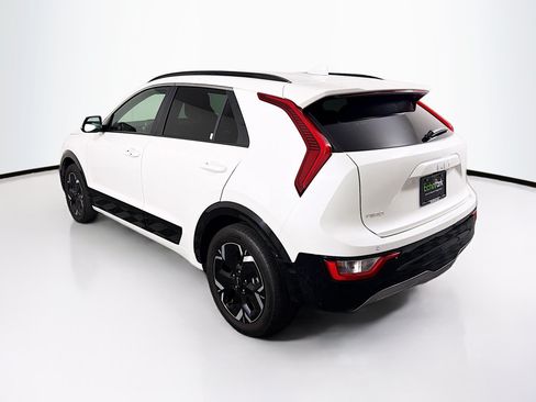 Used 2023 Kia Niro Wind w/ Wind Preserve Package FWD image 5