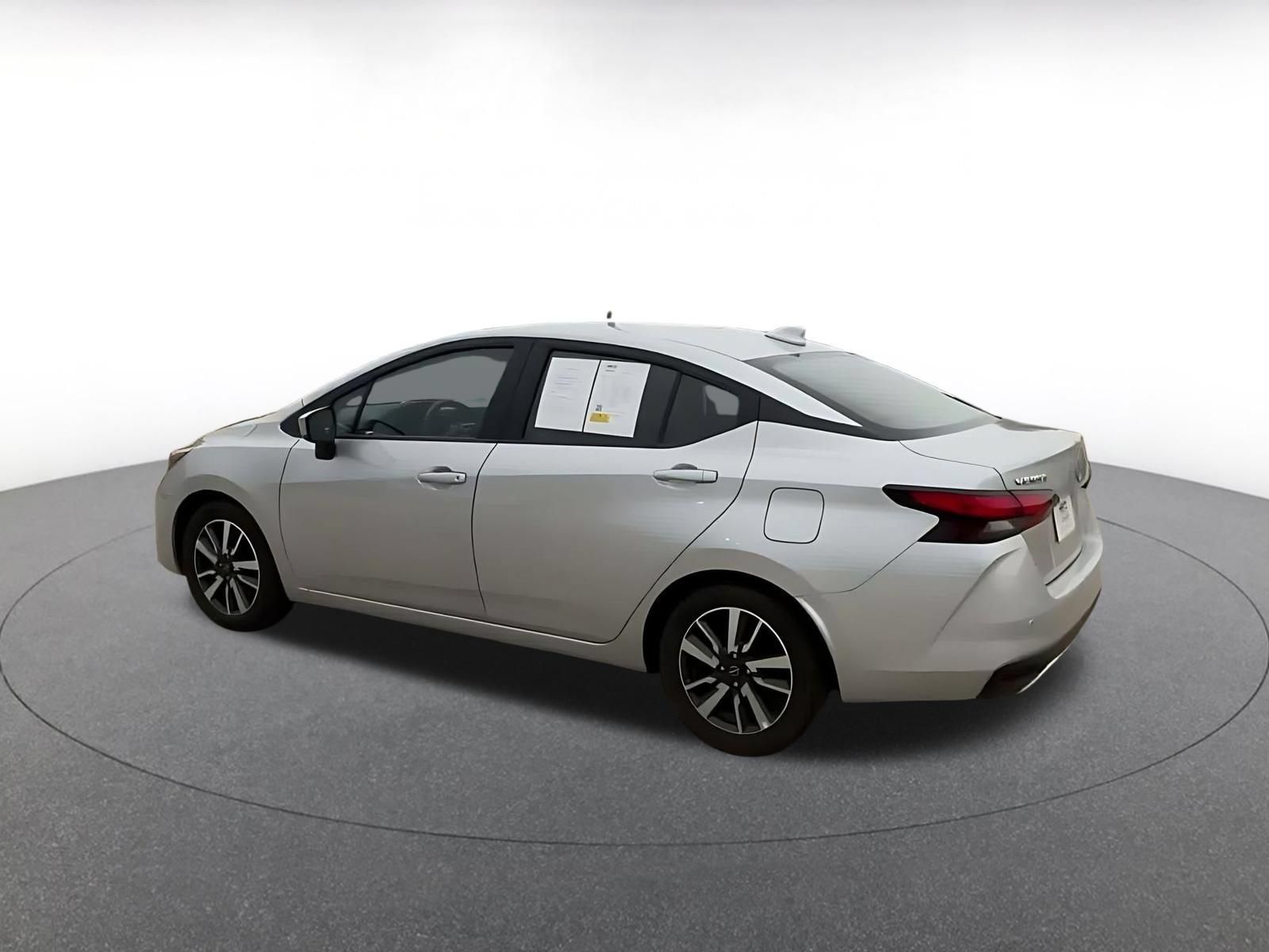 Used 2025 Nissan Versa SV FWD image 9
