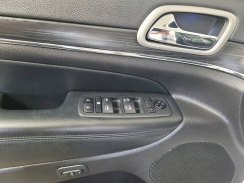 Used 2020 Jeep Grand Cherokee Limited AWD/4WD image 27