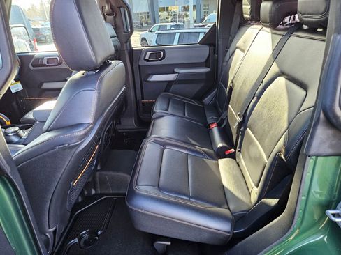 Used 2022 Ford Bronco Badlands w/ Sasquatch Package image 16