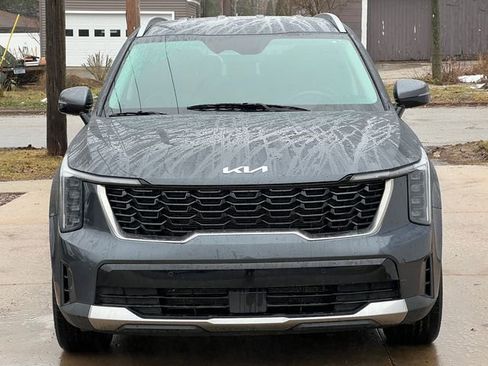 Used 2024 Kia Sorento S image 40