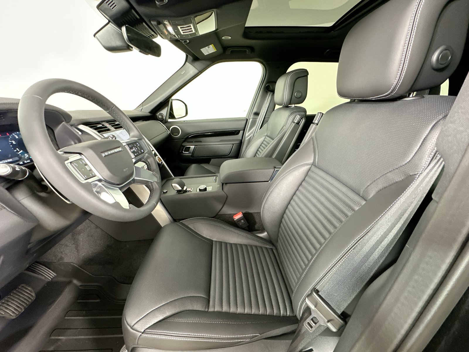 New 2026 Land Rover Discovery S AWD/4WD image 34