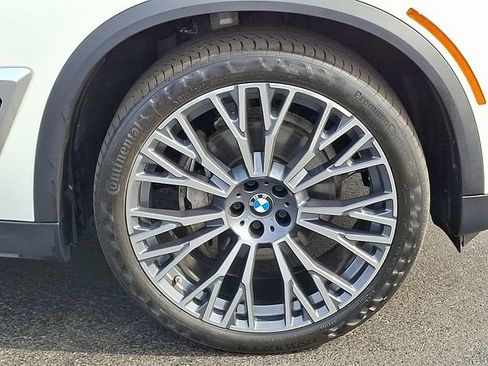 Used 2024 BMW X5 xDrive40i w/ Premium Package image 8