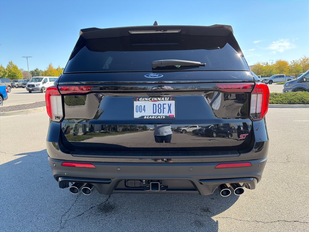 Used 2025 Ford Explorer ST AWD/4WD image 7