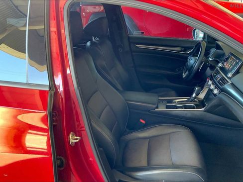 Used 2018 Honda Accord Sport image 8