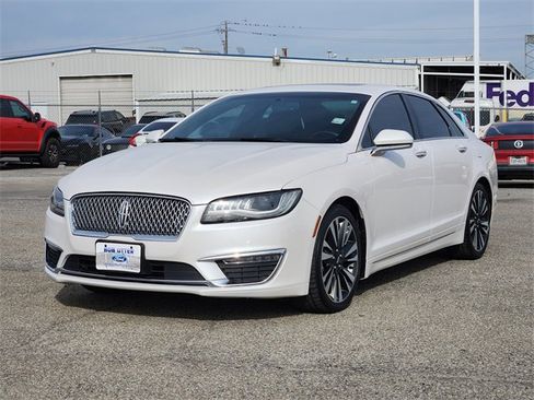 Used 2017 Lincoln MKZ Reserve image 3