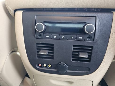 Used 2013 Chevrolet Avalanche LTZ image 22