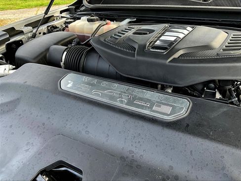 Used 2024 Jeep Wagoneer Series II w/ Flexible Seating Group RWD image 30