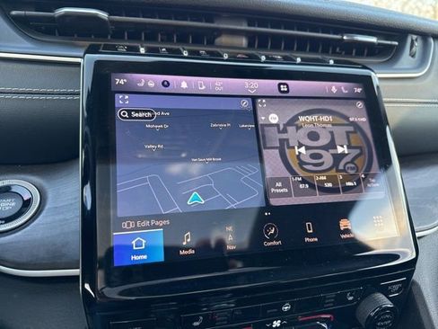 Used 2022 Jeep Grand Cherokee Limited image 6