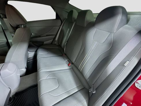 Used 2025 Hyundai Elantra Sport FWD image 22