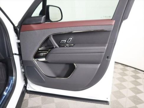 New 2025 Land Rover Range Rover Sport Autobiography image 27